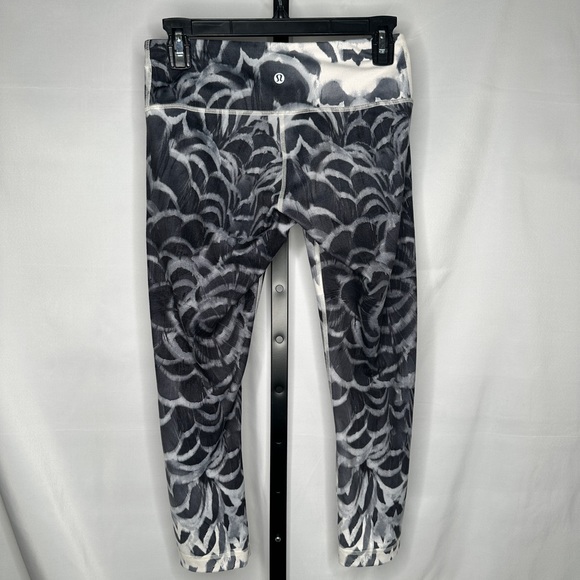 🍋 Lululemon Wunder Under Pant Dance pretty plume angel wing cropped Size 6 - Picture 2 of 4